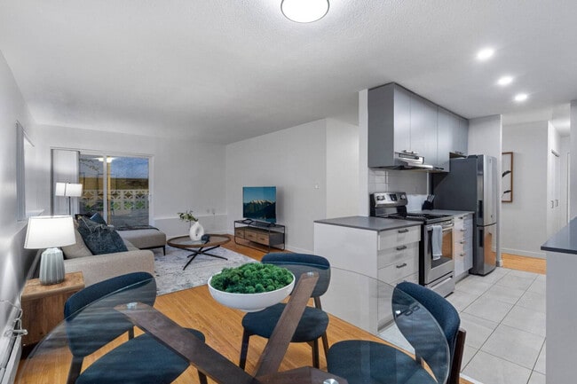 Photo du bâtiment - 1550 W 11th Ave