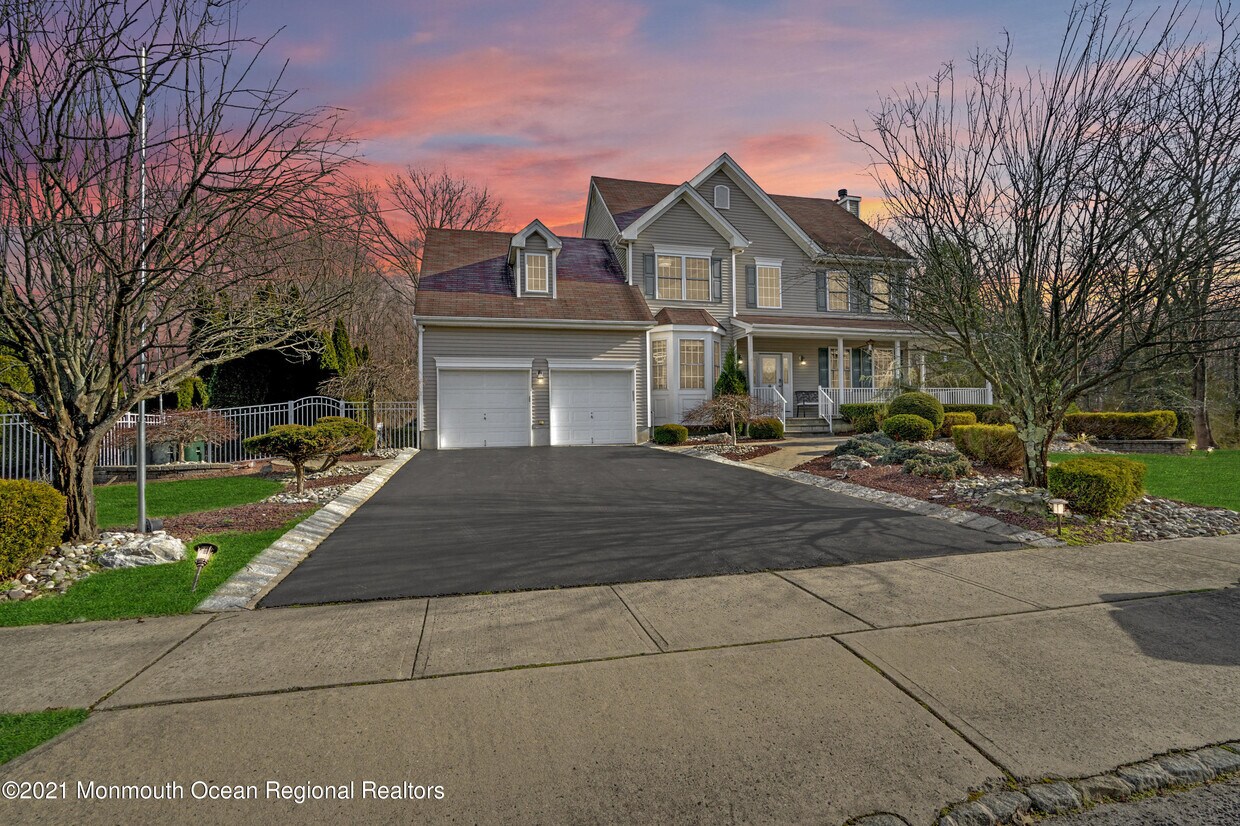 Foto principal - 9 Springbrook Dr