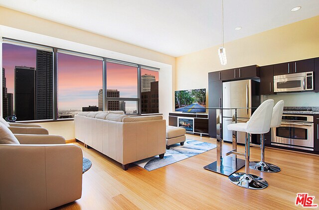 Foto principal - 1100 Wilshire Blvd