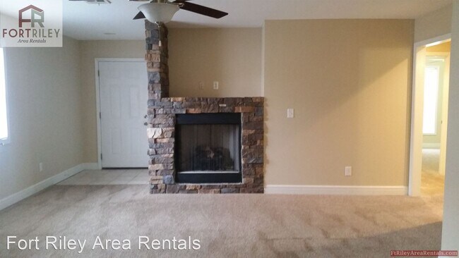 Foto del edificio - 3 br, 2 bath House - 612 W 8th St.