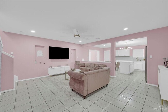 Building Photo - 32 Robin Ave