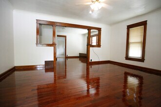 Building Photo - 216 N Lincoln St