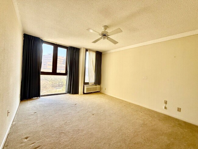 Foto del edificio - 7701 Wurzbach Rd