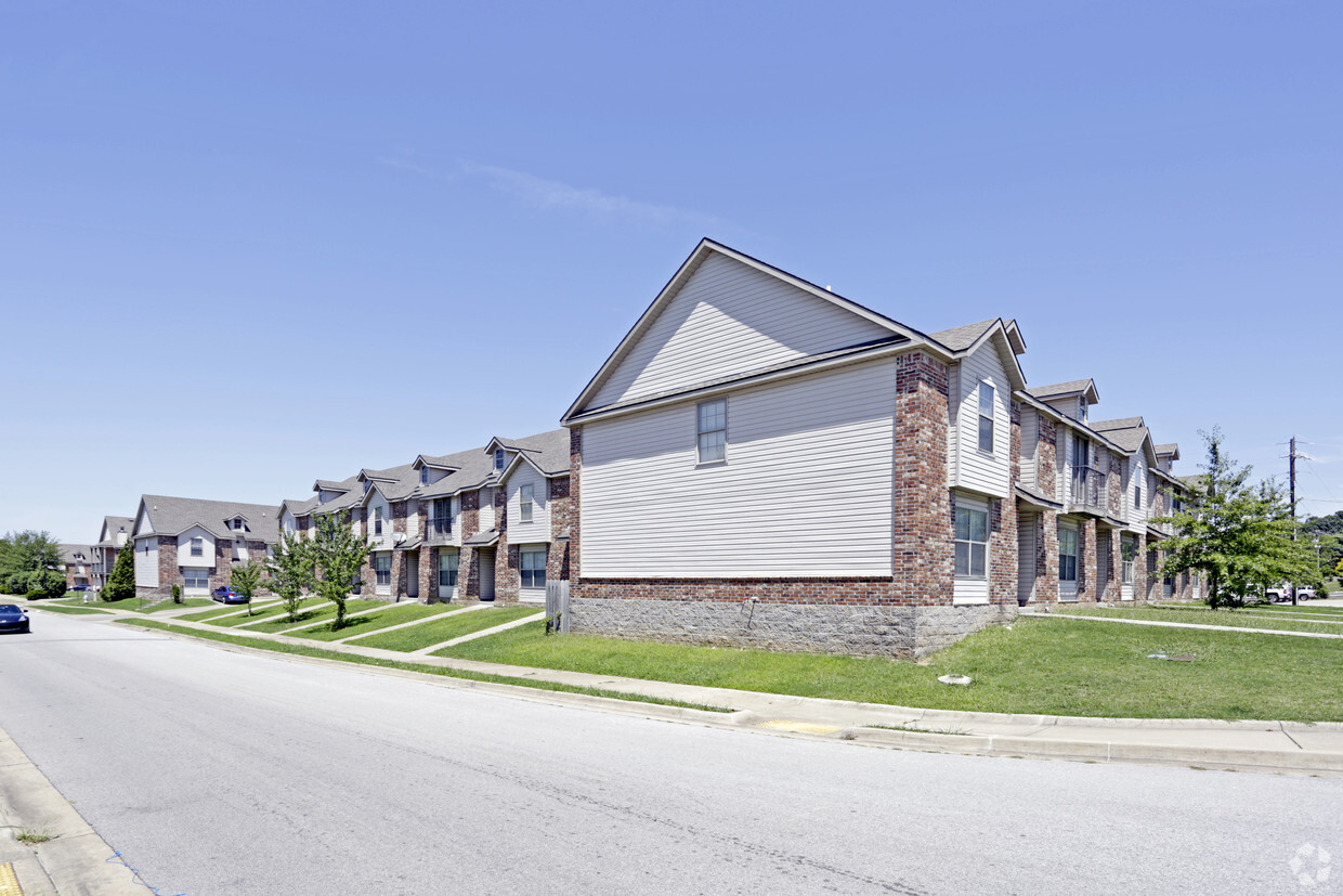 Primary Photo - Sycamore Townhomes