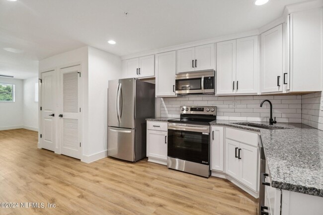 Foto del edificio - 1900 Danese Ct