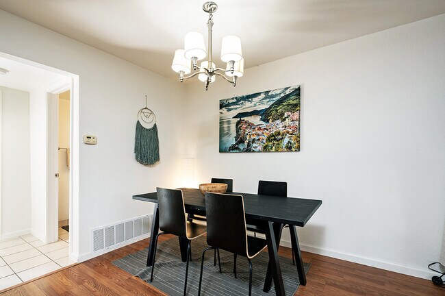 Foto del edificio - 4514 Dawson Ave