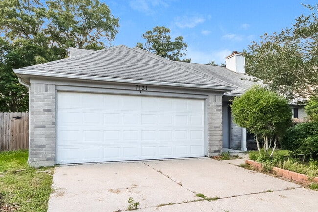 Foto del edificio - 7131 Maple Walk Dr