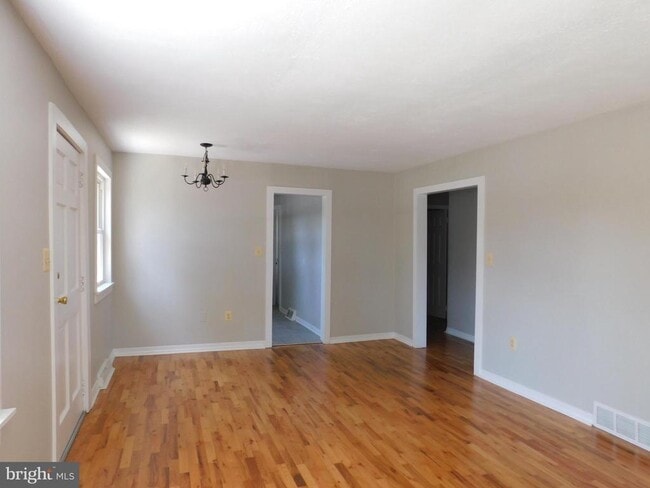 Building Photo - 2251 Senseny Rd