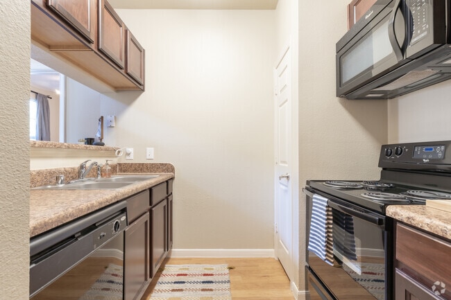 4HAB, 4BA - 1.538SF - Parkway Place Apartments - Historical Acess