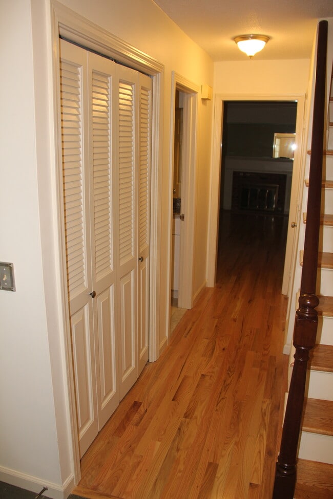 Hallway - 45 Tunxis Vlg