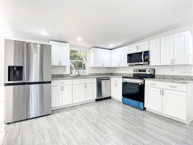 Foto del edificio - 560 Fairmount Rd