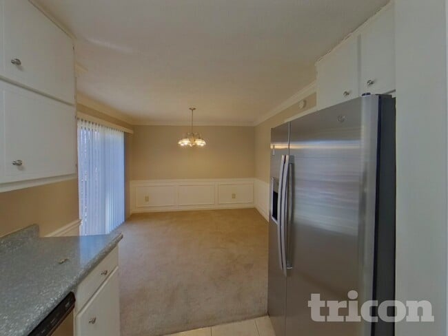 Building Photo - 4684 Woodglen Ct