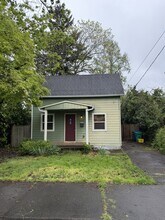 Building Photo - 6102 SE 85th Ave