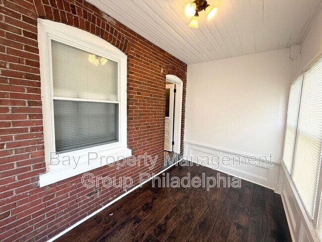 Building Photo - 242 Pusey Ave