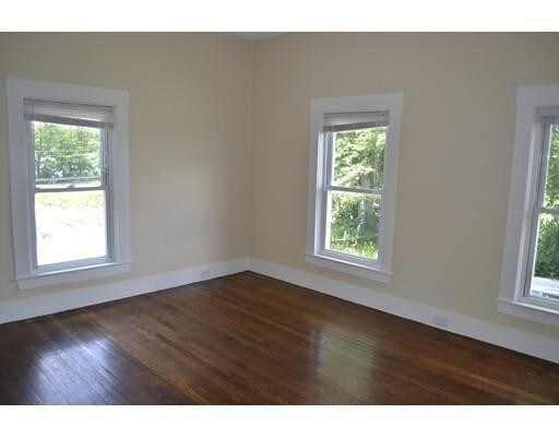 Building Photo - 502 Hollis St