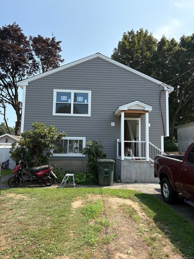 Primary Photo - 319 W Main St