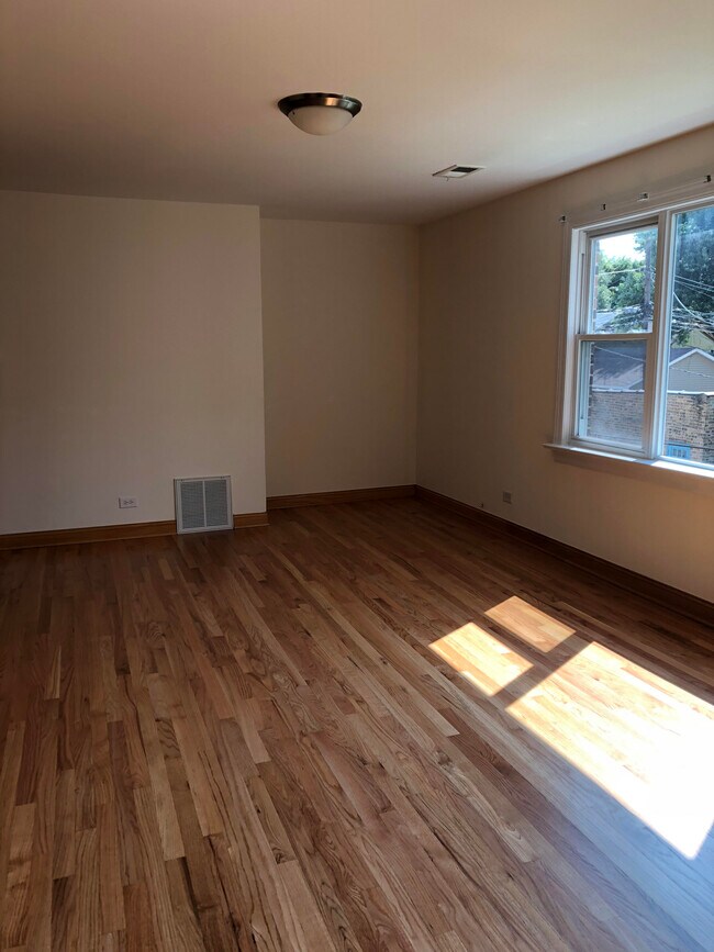 Foto del edificio - 1745 W Albion Ave