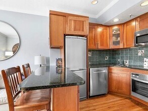 Building Photo - 511 Beacon St
