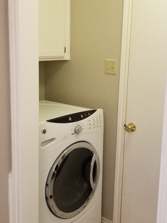Washer - 105 N. Troy