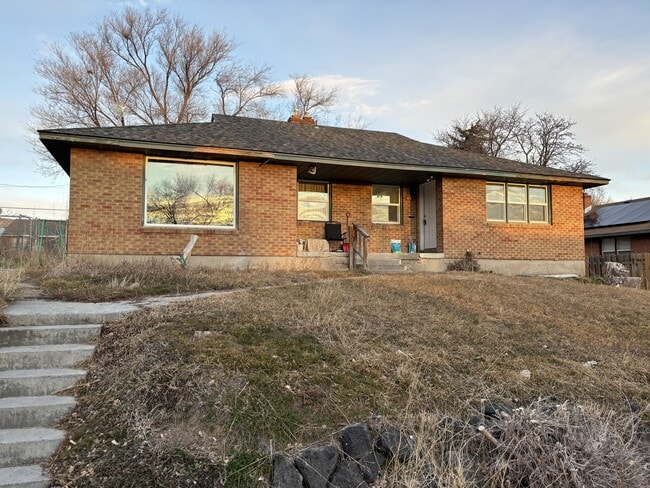 Building Photo - 69 Toponce Dr