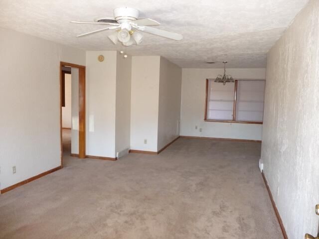 Building Photo - Cozy Family Home