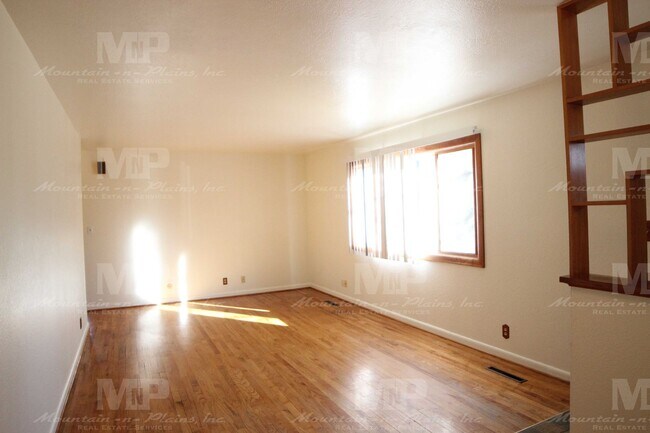 Foto del edificio - 1215 Lynnwood Dr