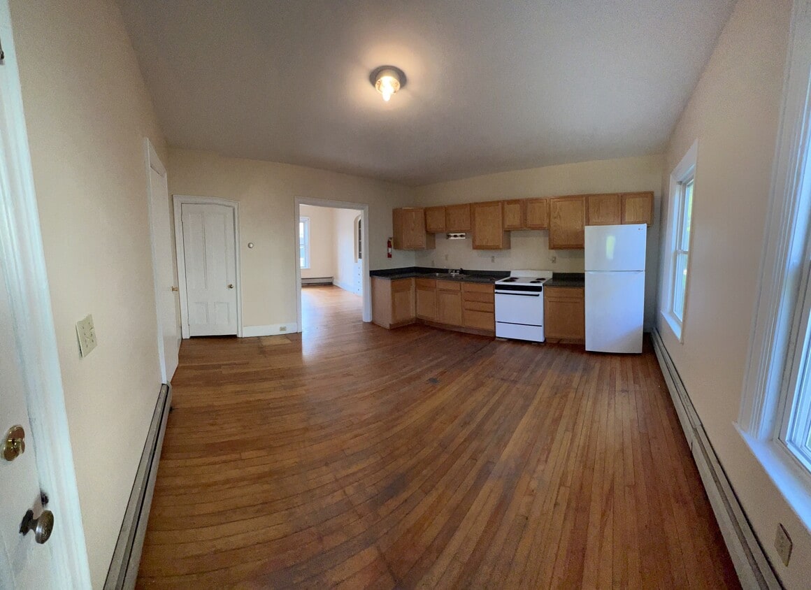 Primary Photo - 21 Loomis St