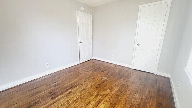 Building Photo - 4030 Bearwood Ave