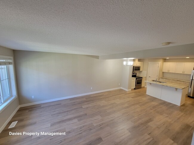 Photo du bâtiment - 168 Cy Becker Blvd NW