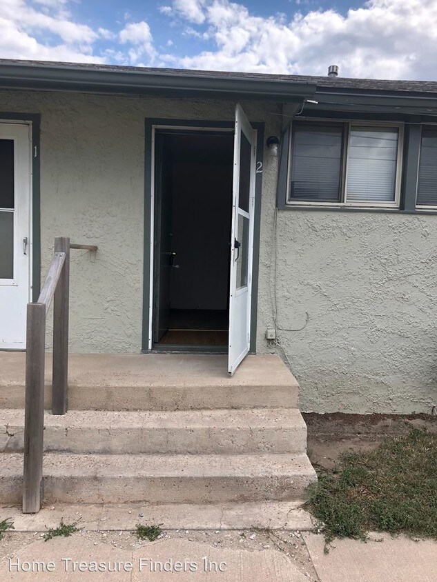 Primary Photo - 414-422 Arrawanna St