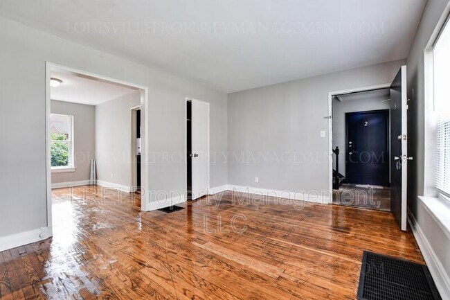 Building Photo - 649 S 44th St
