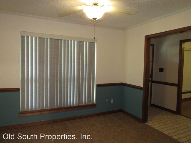 Building Photo - 4 br, 3 bath House - 6260 Lake Charlene Drive