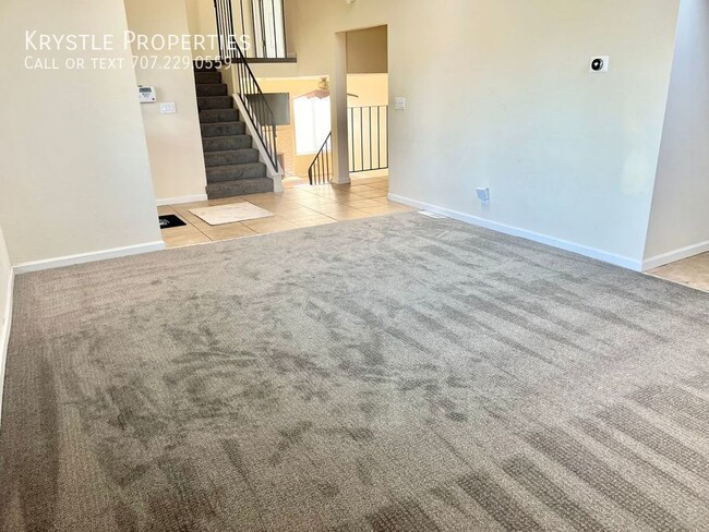 Building Photo - 1/2 off 1st month rent move-in special. Be...
