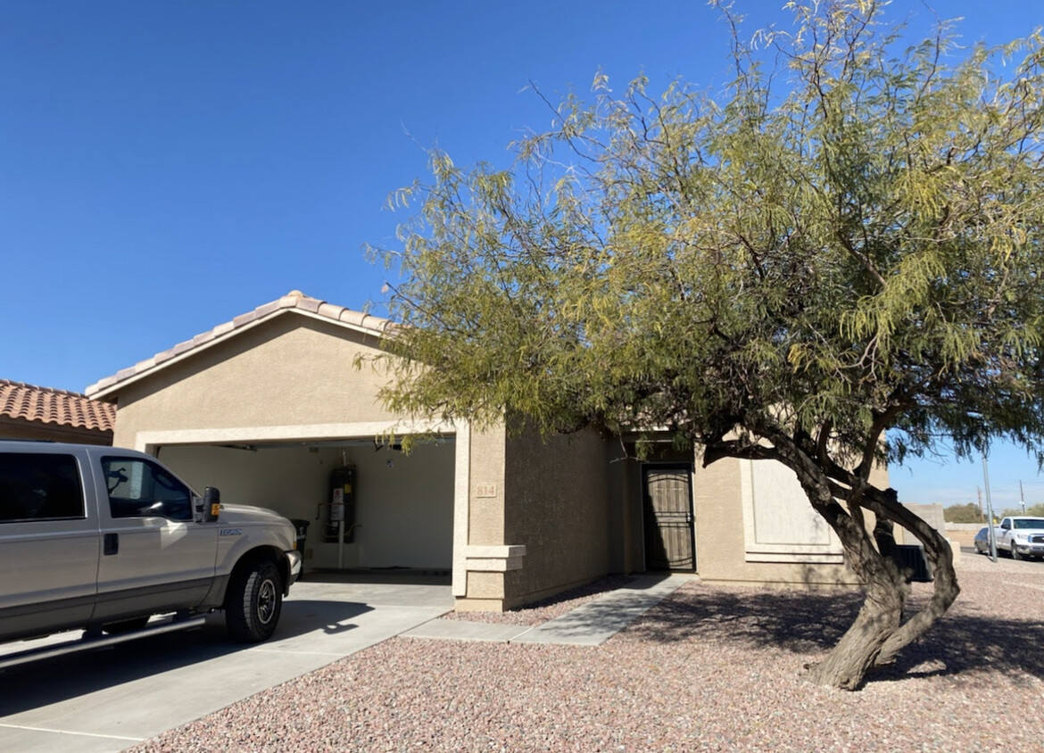 Primary Photo - 814 W Cholla St
