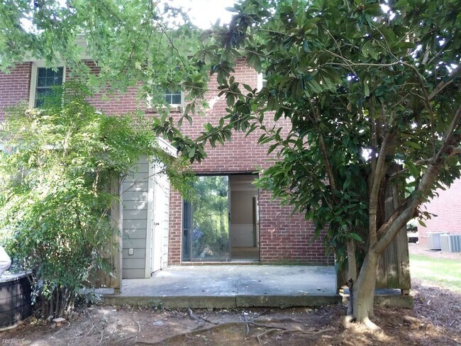 Building Photo - 136 Sterling Ct