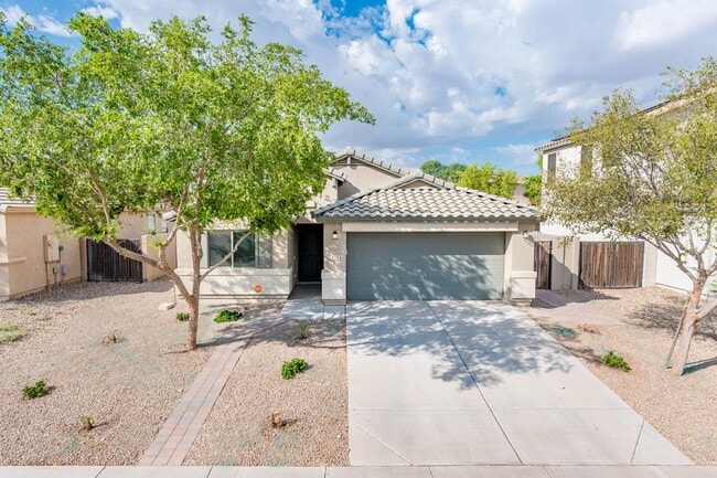 Beautiful 4-bed SFH in Tolleson - Beautiful 4-bed SFH in Tolleson House