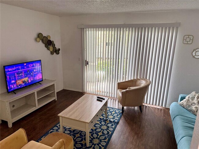 Foto del edificio - 3705 SW 27th St