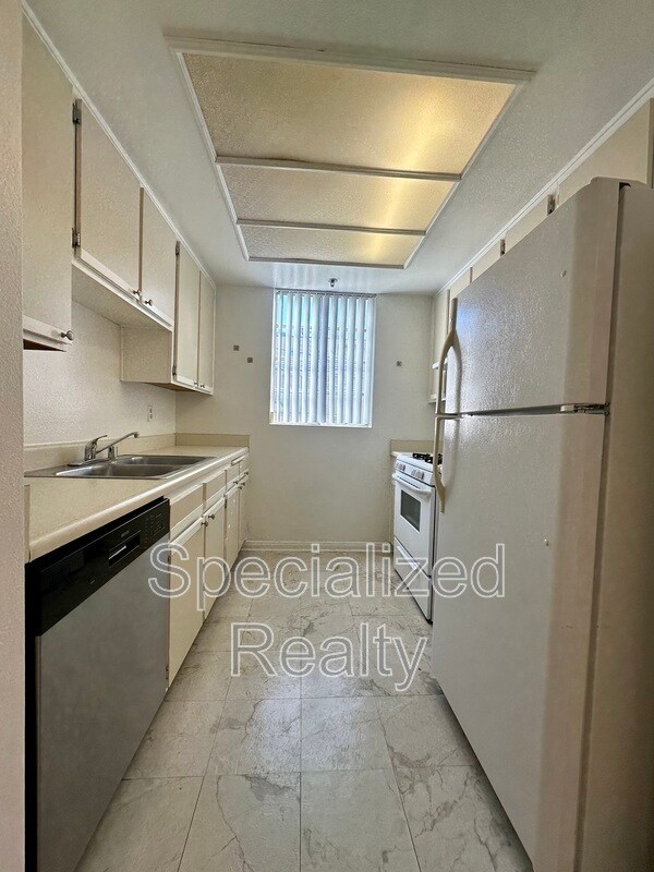 Foto del edificio - 14562 Dickens St