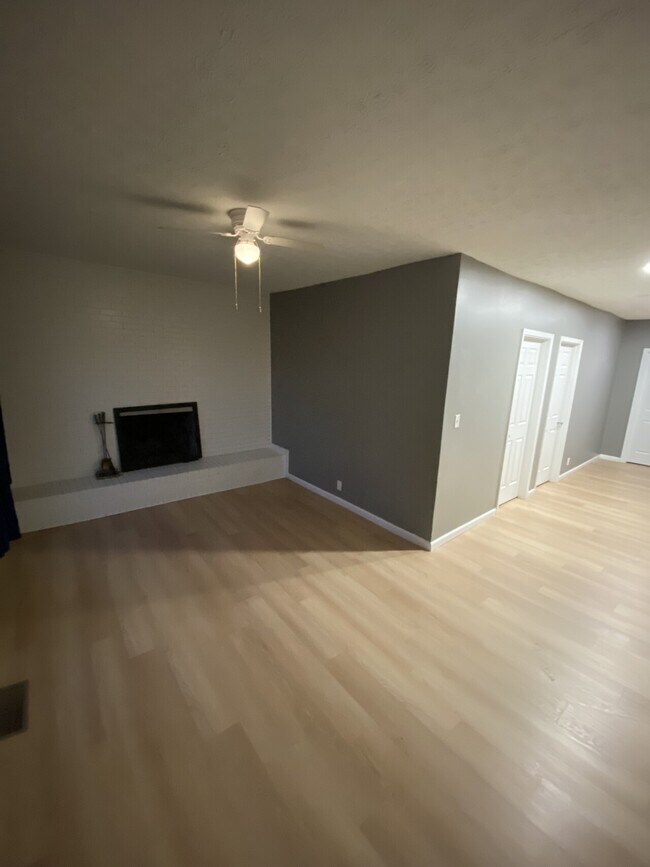 Foto del edificio - 1312 N Jay St