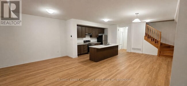 Building Photo - 11 Gunnel Rd