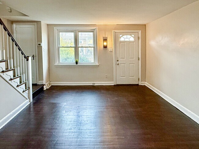 Sala de estar - 116 W Berkley Ave