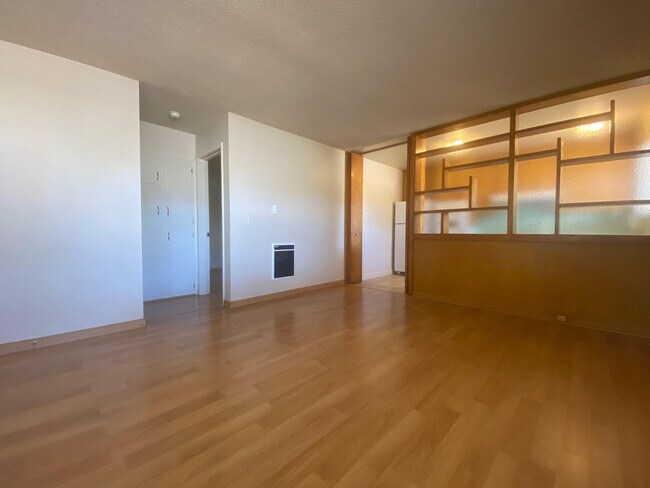 Foto del edificio - 845 Lighthouse Ave