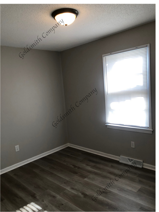 Foto del edificio - 12 Danhardt St