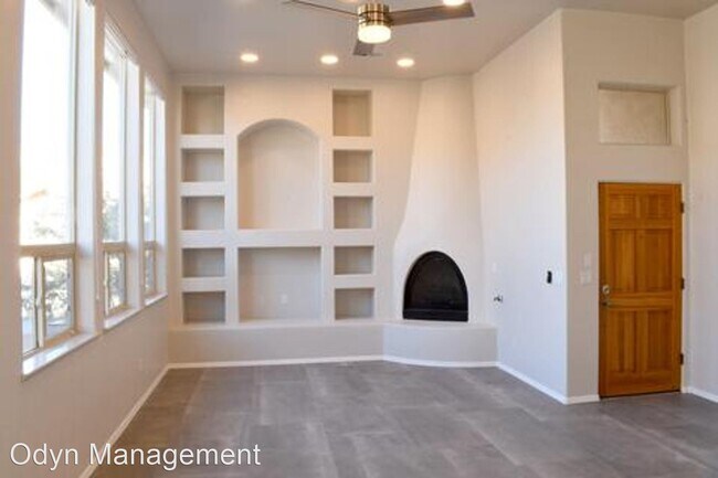 Foto del edificio - 3 br, 2 bath House - 8009 Oso Loco Dr NE