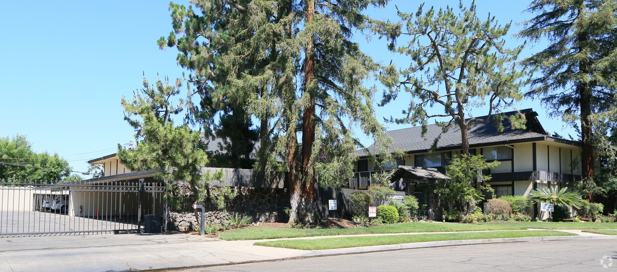 Primary Photo - 5105 N Roosevelt Ave