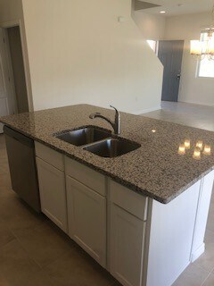 Building Photo - BIG 3/2.5 Home + 2 CAR GARAGE