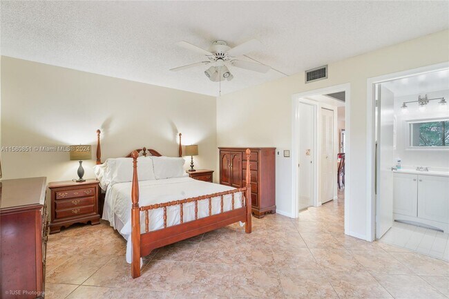 Foto del edificio - 13355 SW 9th Ct