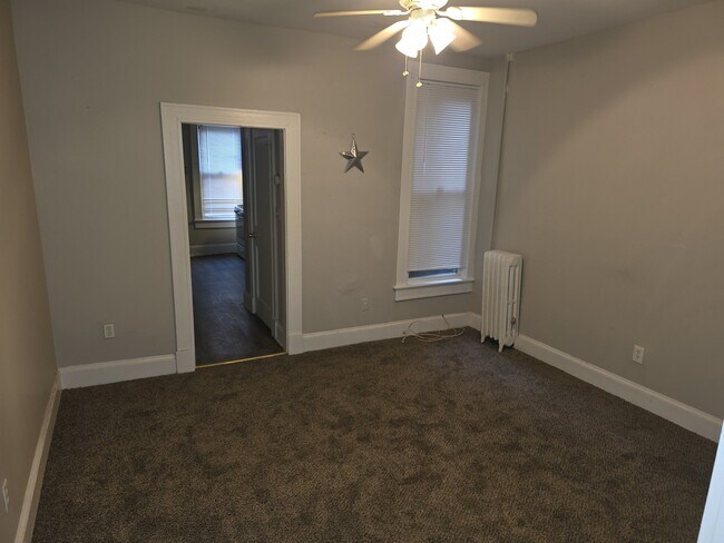 Foto del edificio - 403 S Augusta Ave