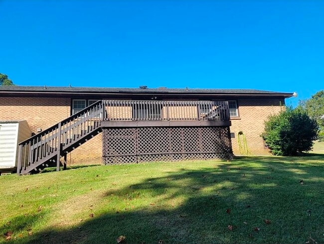 Foto del edificio - 714 Dandridge Dr