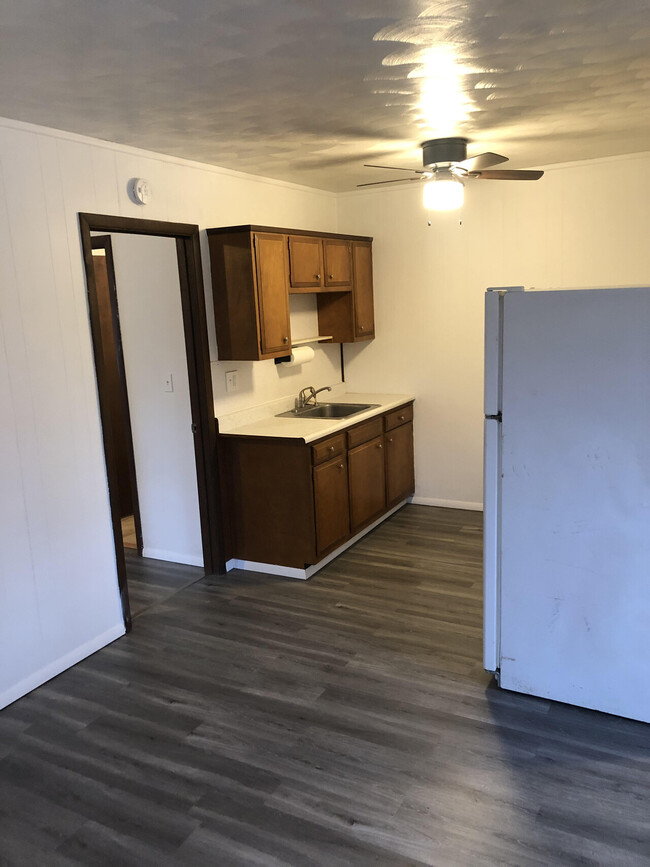 Building Photo - Brooke apartments unit 1